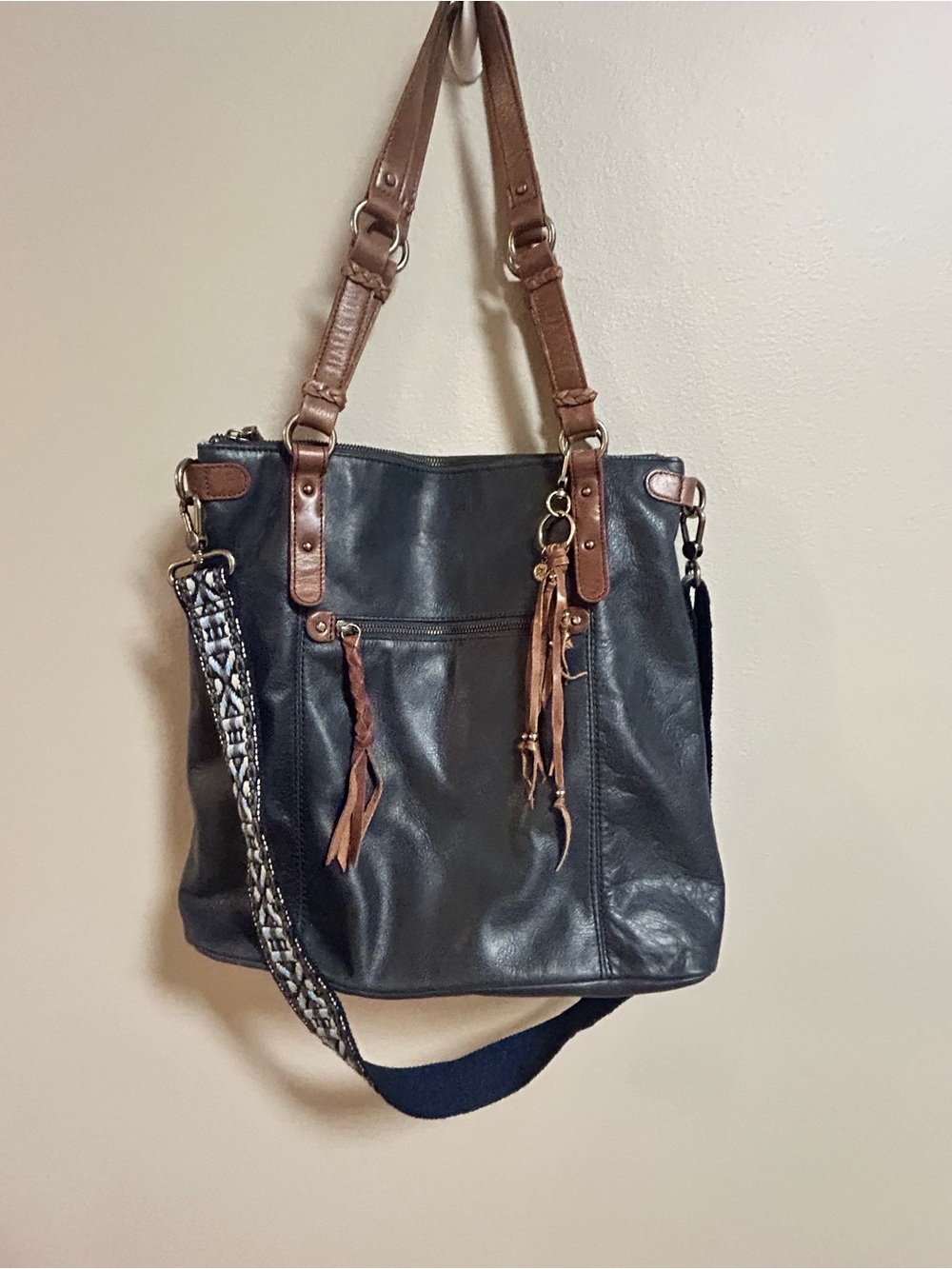 The Sak Blue Leather Tote Shoulder Bag Brown Trim Woven Guitar Strap Tassel Boho